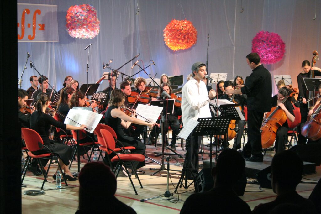 אביתר בנאי ותזמורת המהפכה